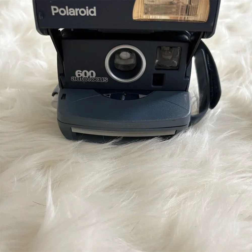 Polaroid Vintage 600 Autofocus Instant‎ Camera Blue with Built-in Flash